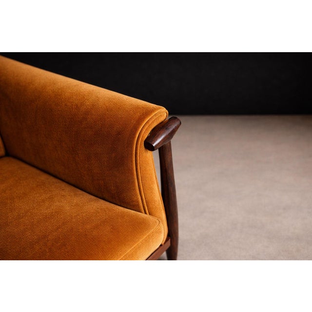 Burnt Orange “Canoa” Sofa in Brazilian Rosewood & Mohair, Liceu De Artes E Ofícios, Brazil, 1960s For Sale - Image 8 of 14