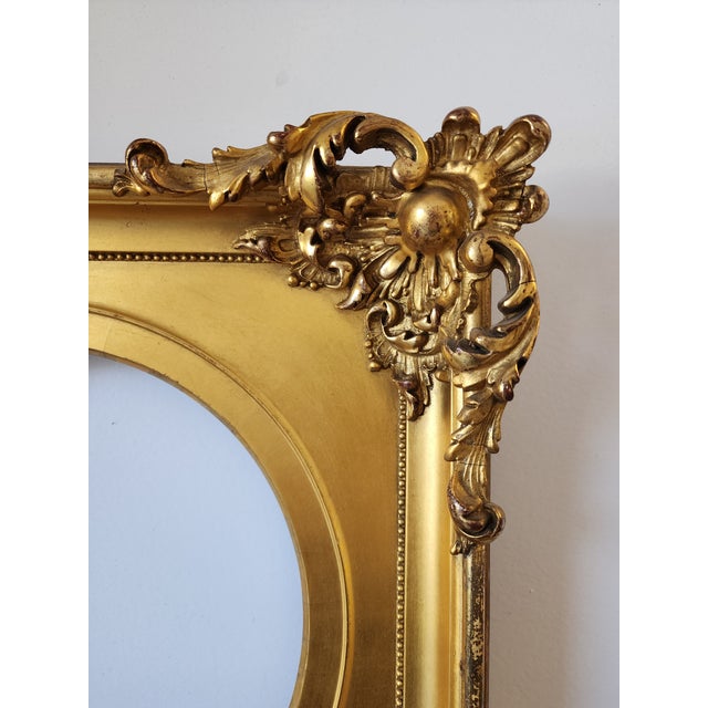 American Antique 19th Century Giltwood Tondo Style Frame For Sale - Image 3 of 11