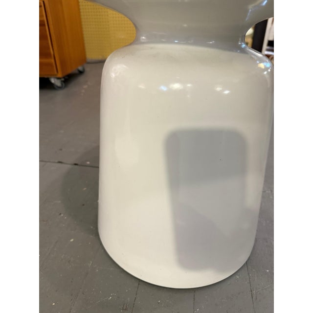 White Modernist Sculptural Side Table/ Low Pedestal For Sale - Image 4 of 4