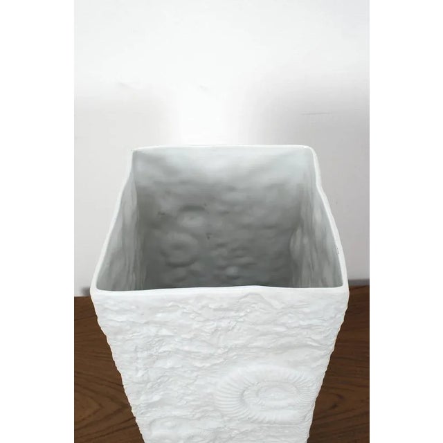White Vintage Floor Vase from Kaiser For Sale - Image 8 of 9