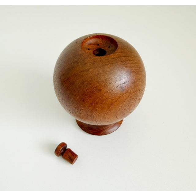 Brown 1950s Rare Early Jens Quistgaard Peppermill & Salk Shaker For Sale - Image 8 of 9