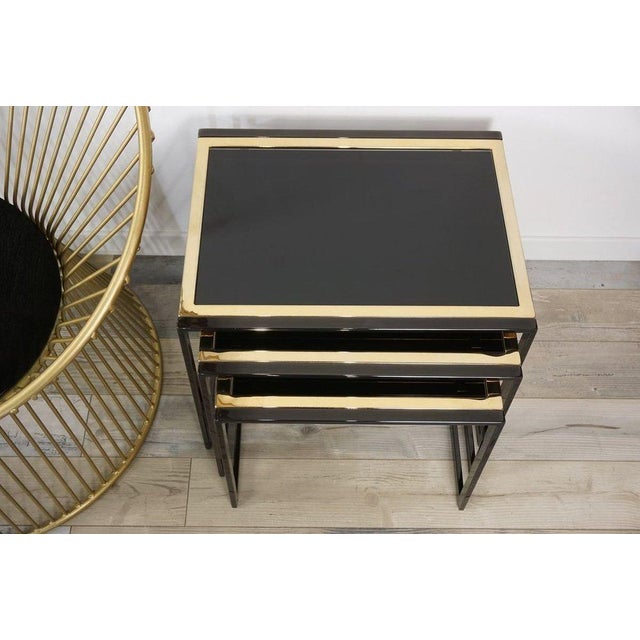 Nesting Tables in Gold-Plated and Black Metal, 1970s, Set of 3 For Sale - Image 3 of 9