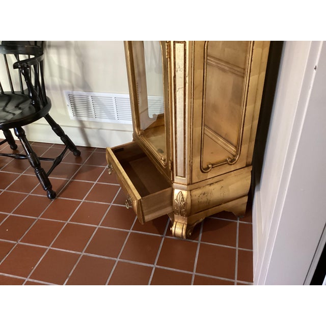 Weiman Vintage Hollywood Regency Style Gold Lighted Curio Display Cabinet 1940s Lighted With Drawer For Sale - Image 14 of 17