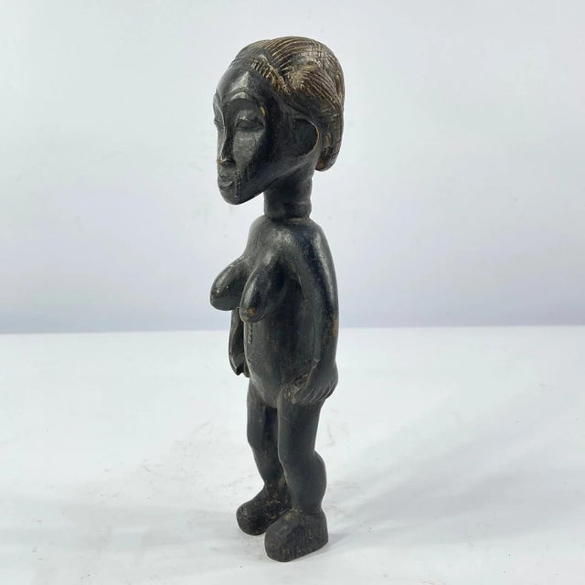 Early 20th Century Anyi Attye Standing Female Figure Côte d'Ivoire For Sale - Image 4 of 6