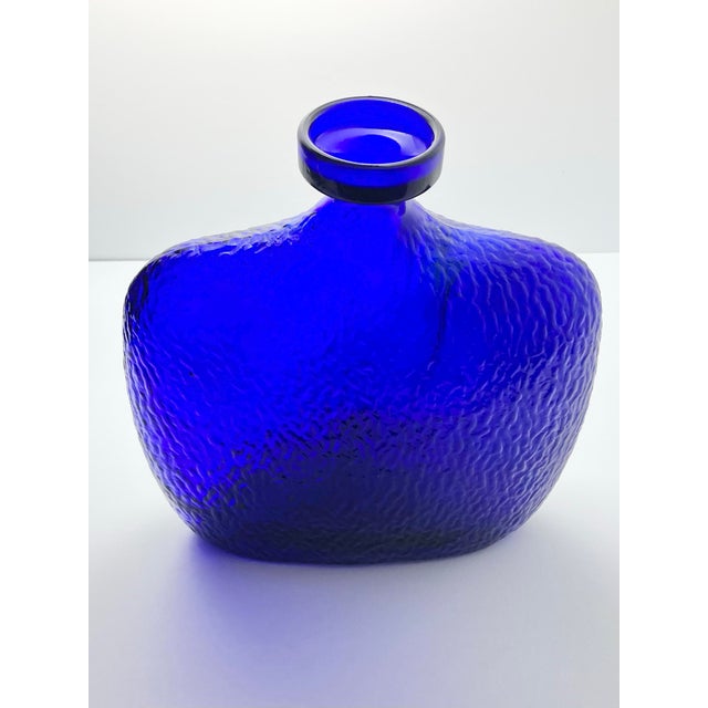 Contemporary 1980s Vintage Heavy Flask-Shaped Cobalt Blue Textured Vase Decanter Bottle For Sale - Image 3 of 6