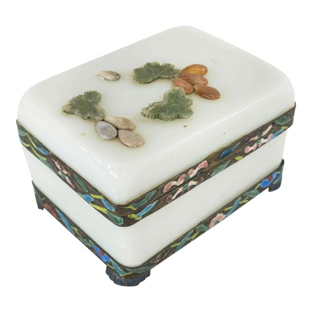 Chinese White Peking Opaline Glass Box For Sale
