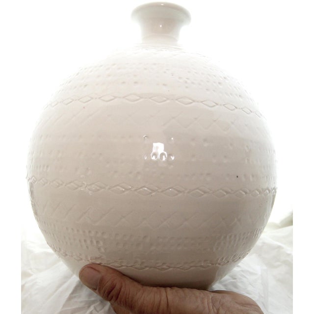 Fine Italian Ceramiche Tadinate Cream Sgraffito Mid-Century Ball Vase For Sale - Image 10 of 15
