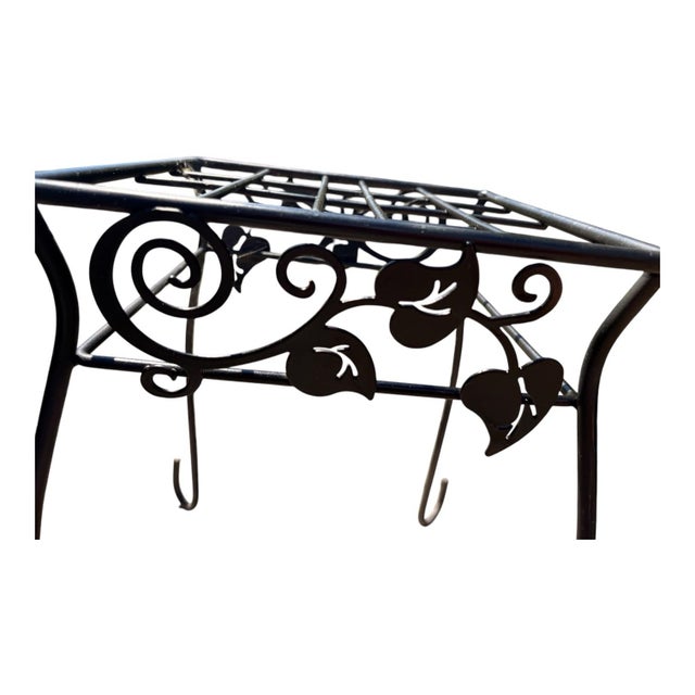 French Country Vintage Black Metal Vine & Leaf Garden Plant Stand or Petite Accent Table For Sale - Image 3 of 7