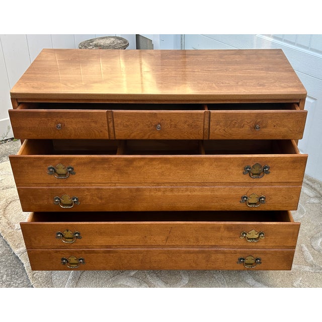 Vtg. Ethan Allen Nutmeg American Style Three Drawer Maple Chest W/Mica Top For Sale - Image 10 of 15