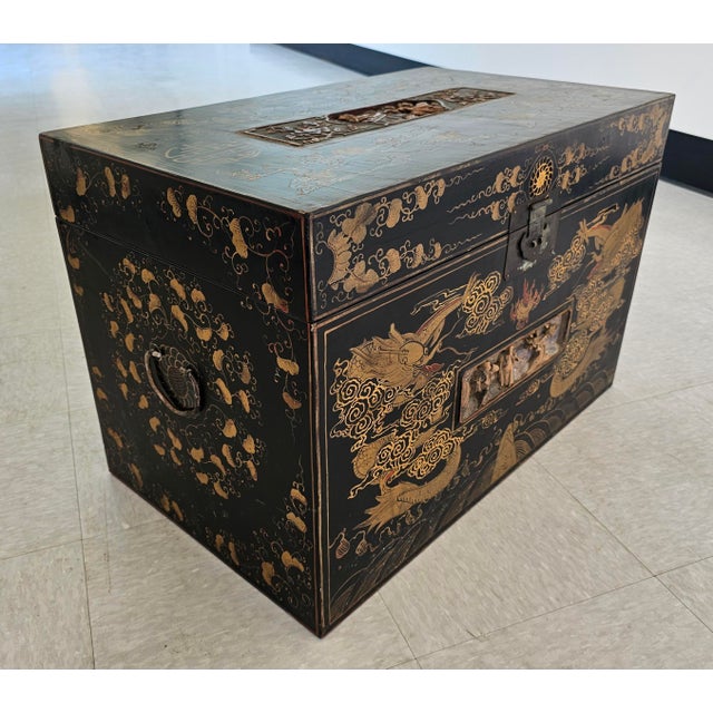 Late 19th Century Chinese Late Qing Dynasty Ebonized and Partial Gilt Decorated Packing Trunk For Sale In Washington DC - Image 6 of 8