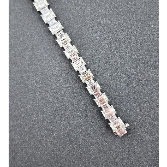 Early 21st Century 17.80 Ct Emerald Cut & Baguette Diamond Bracelet For Sale - Image 5 of 8
