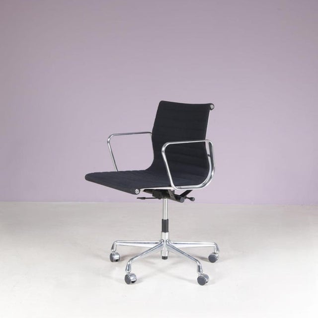 Model EA118 Desk Chair with Chrome Base, Black Hopsack Upholstery and Aluminium Armrests by Charles & Ray Eames for Vitra, Germany, 2000s For Sale - Image 14 of 15