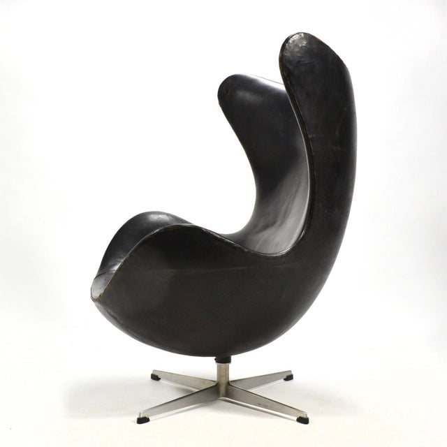 Rare First Generation Egg Chair by Arne Jacobsen For Sale In Chicago - Image 6 of 10