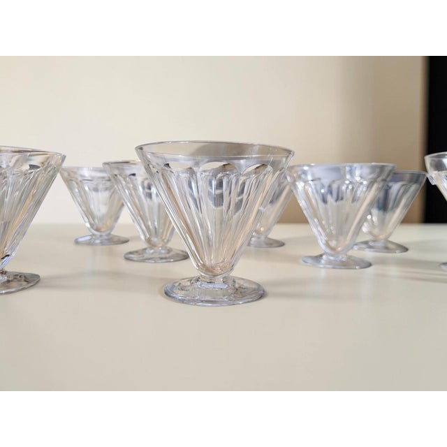 Baccarat - 9 crystal wine glasses, rex pattern, circa 1920/30, art deco h. 8 cm, d. 8.7 cm please note: 3 glasses are...