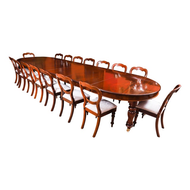 Antique Flame Mahogany Extending Dining Table and Chairs, 1800s, Set of 17 For Sale