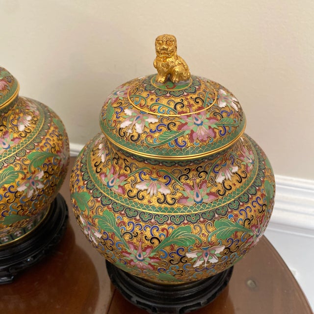 Large Chinese JINGFA Cloisonne Vase/Urn with Foo Dog Finial Lid. Beautiful casting, and great colors. very good condition...