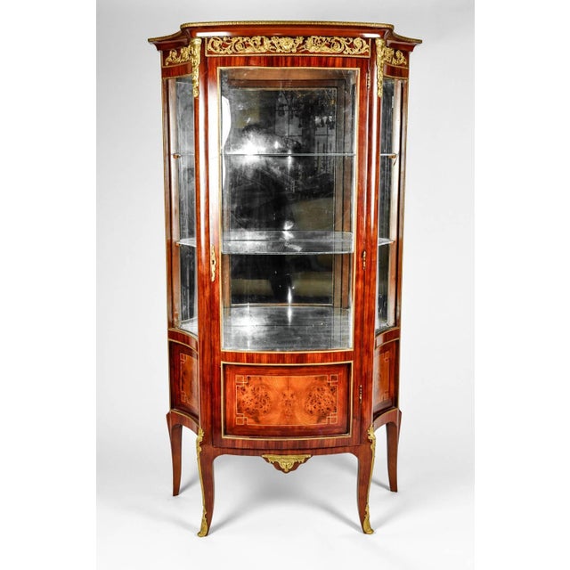 Early 20th Century French Sand Burl Wood Mirrored Hutch Cabinet Display Vitrine For Sale - Image 9 of 9