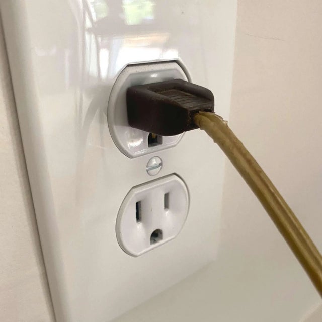 Brown Mid-Size 1970's Rattan Swag Light Fixture With Globe For Sale - Image 8 of 9