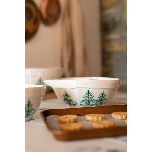 2020s VIETRI Lastra Holiday Medium Mixing Bowl For Sale - Image 5 of 9