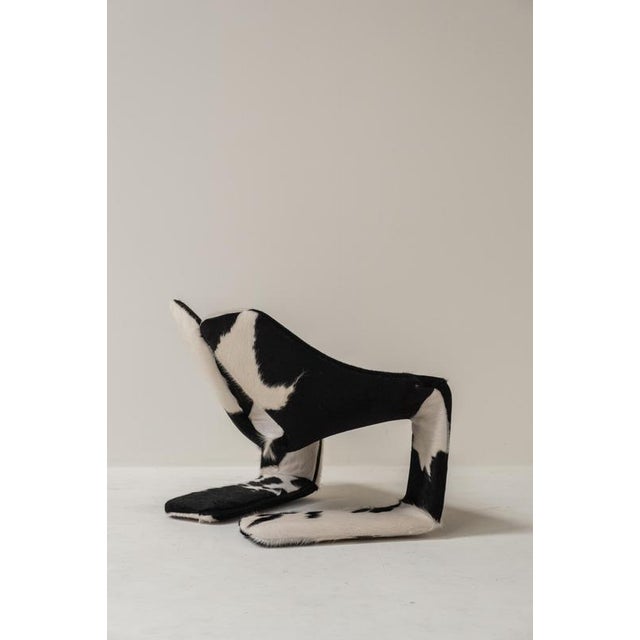 Zen Lounge Chair in Cowhide attributed to Kwok Hoi Chan for Steiner, 1970s For Sale - Image 12 of 14