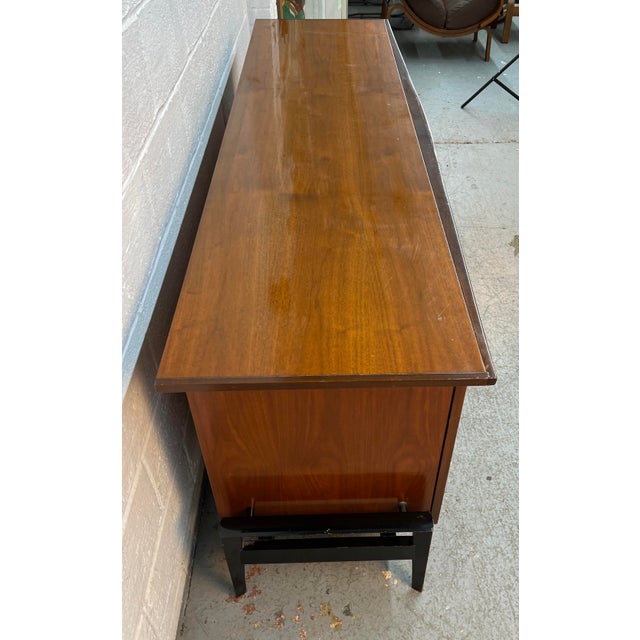 Mid-20th-Century Helen Hobey Walnut Credenza by Baker Furniture, Attributed For Sale - Image 10 of 16