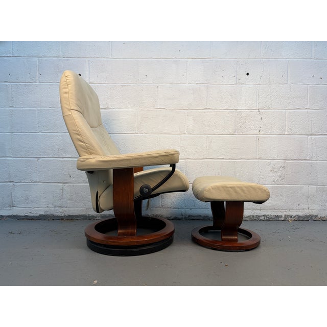 Ekornes ASA Mid 20th Century "Stressless" Leather Recliner and Matching Ottoman by j.e Ekornes For Sale - Image 4 of 12