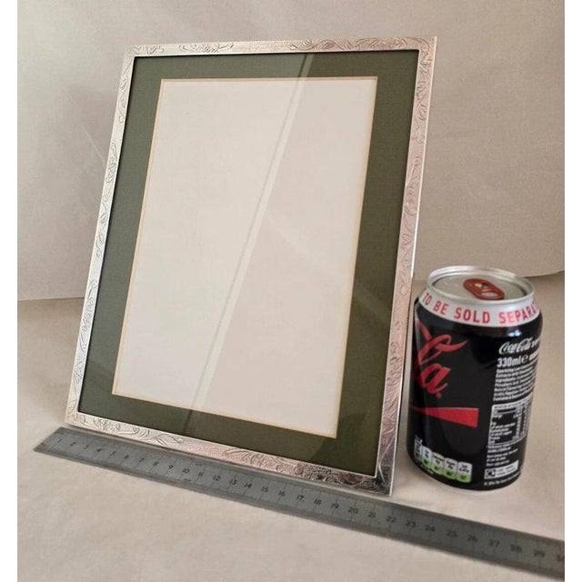 Chinese Export Sterling Silver Planished Photograph Frame from Wai Kee For Sale - Image 15 of 17