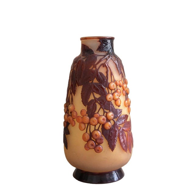 Art Nouveau Glass Cherries Souffle Cameo Vase by Emile Gallé, 1915 For Sale - Image 9 of 9