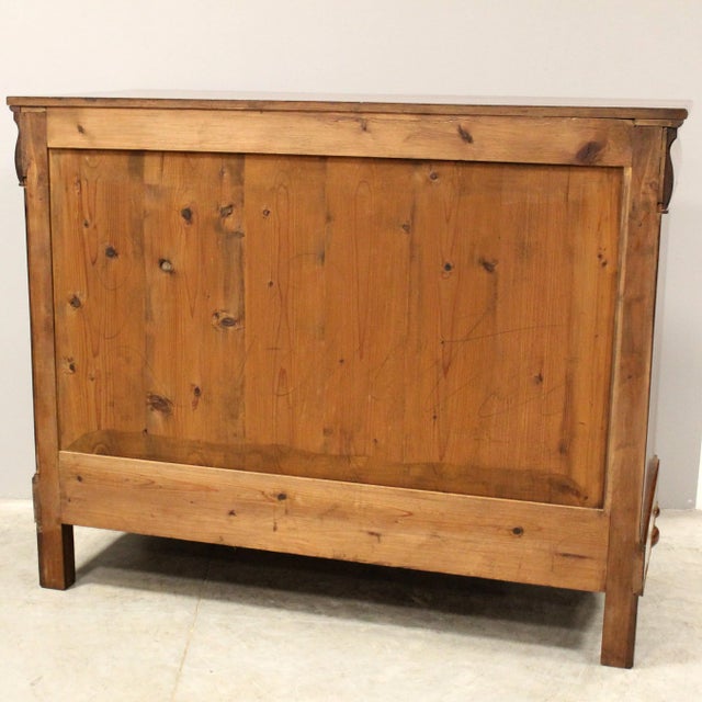 19th Century Italian Chest of Drawers in Walnut For Sale - Image 6 of 11