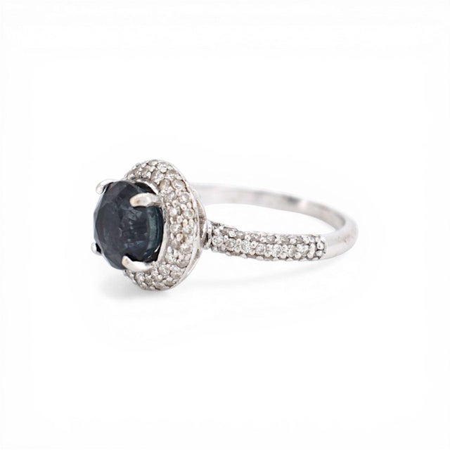 Contemporary 18k Gold Diamond Halo Sapphire Ring - Circa 2000, Size 7 For Sale - Image 6 of 7