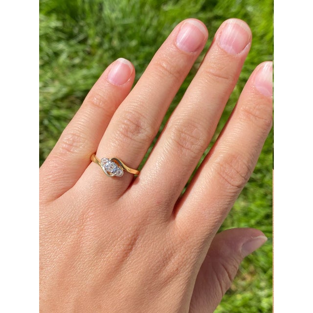 The Grove Avenue: Ladies Vintage 18K Gold Trilogy Ring set with Diamonds For Sale In Philadelphia - Image 6 of 8