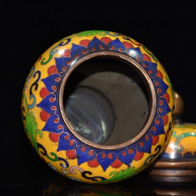 Yellow Large Vintage Chinese Yellow Ground Cloisonné Ginger Jar With Lotus Motif & Copper Finial For Sale - Image 8 of 9