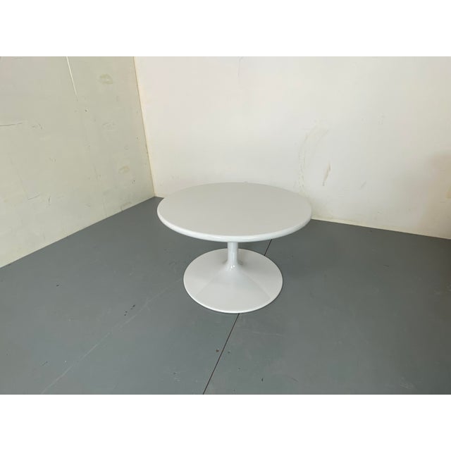 1970s Round White Side Table by Pierre Paulin for Artifort, 1970s For Sale - Image 5 of 10
