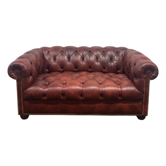 Late 20th Century Fine Leather Chesterfield Sofa Loveseat For Sale