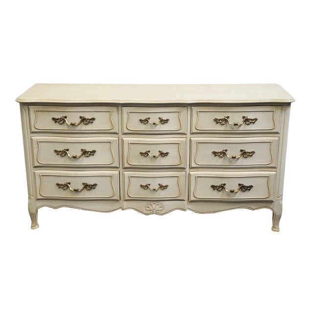 French Provincial Late 20th Century Davis Cabinet Co. Cream / Off White French Provincial 62" Triple Dresser For Sale - Image 3 of 12