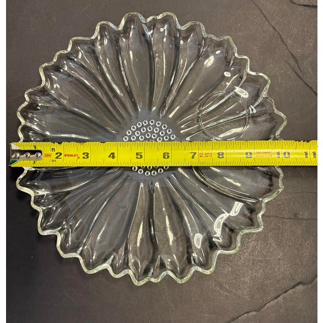 Glass Mid-Century Pressed Glass Daisy Snack Set | Four Plates With 4 Cups Mid-Century Modern / Hollywood Regency For Sale - Image 7 of 9