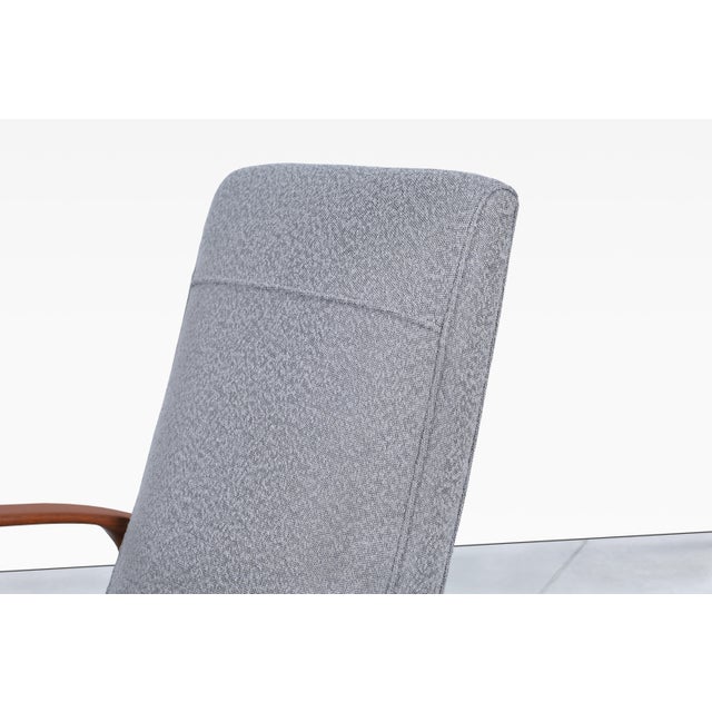 Mid-Century Modern 1950s Vintage Walnut Reclining Lounge Chair by Milo Baughman for Thayer Coggin For Sale - Image 3 of 11