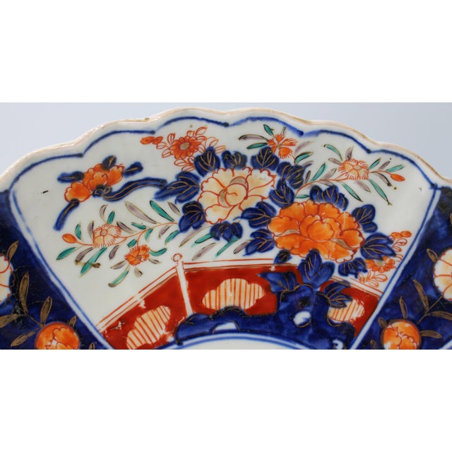 Imari Porcelain Circa 1870 Japanese Imari Scalloped and Molded Chop Plate For Sale - Image 4 of 6
