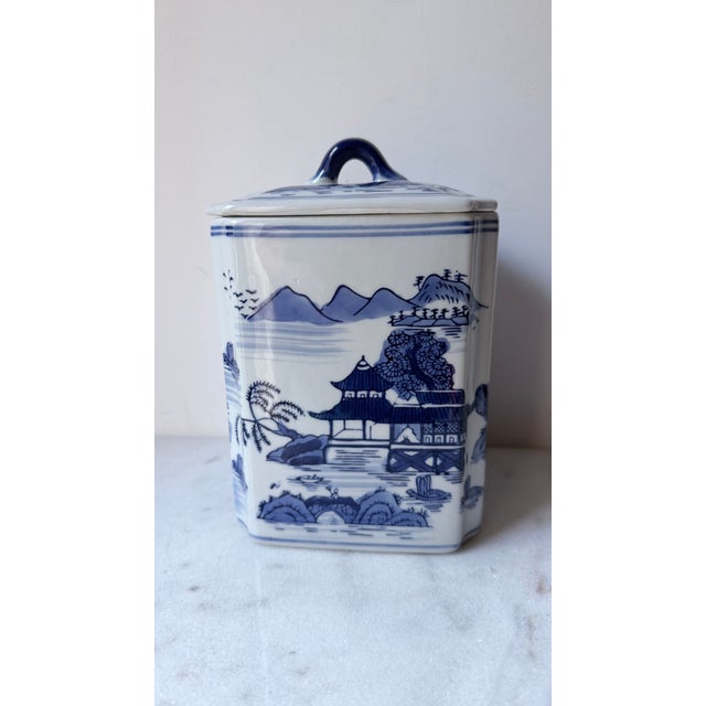 Ceramic Blue and White Chinoiserie Rectangular Jar With Lid For Sale - Image 7 of 13