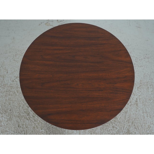 Henredon Pair of Henredon Acquisitions 2 Tier Round Tables For Sale - Image 4 of 16