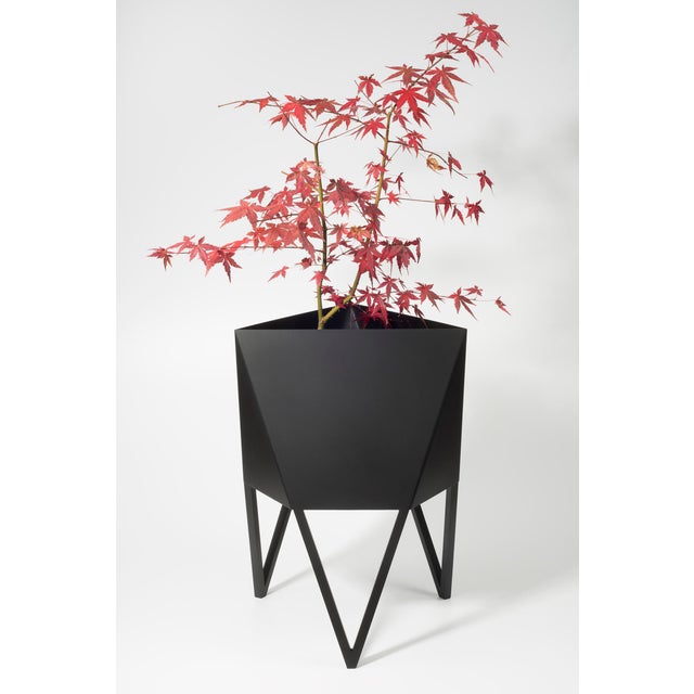 Force/Collide's award-winning signature planter is an ongoing production with multiple colors and sizes. A unique...