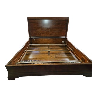 Henredon King Size Cherry Wood Sleigh Bed For Sale