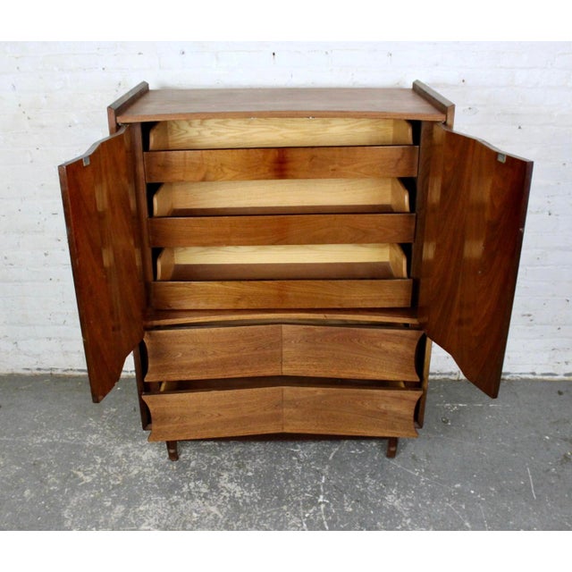 Mid-Century Modern Specialty Woodcraft Walnut Highboy Dresser For Sale - Image 4 of 13
