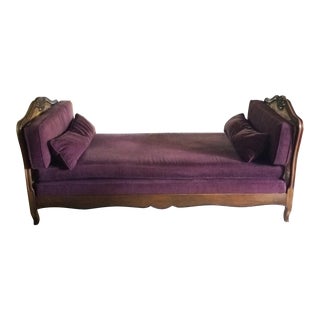 1910s French Victorian Daybed With Eggplant Cushions For Sale