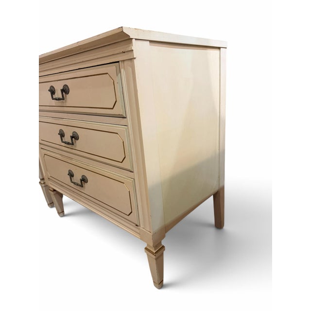 French Provincial Pair of Vintage Dixie French Provincial Cream and Gold Xl Nightstands / Chest With Formica Tops For Sale - Image 3 of 7