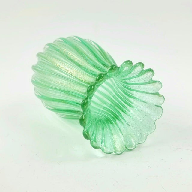 Mid-Century Modern Ribbed Murano Glass Vase with Gold Inclusions by Archimede Seguso for Seguso Vetri Darte, Italy, 1950s For Sale - Image 6 of 8