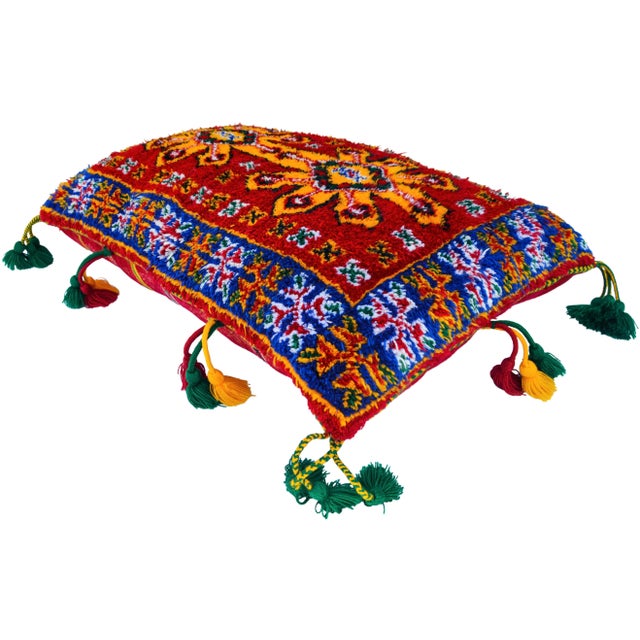 Bring a bit of visual intrigue to any aesthetic with this eye-catching gorgeous vintage pillow, the perfect pick for your...