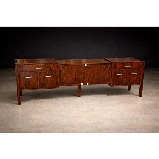 Brazilian Mid-Century Modern Credenza in Rosewood, Jorge Zalszupin, 1960s For Sale In New York - Image 6 of 9