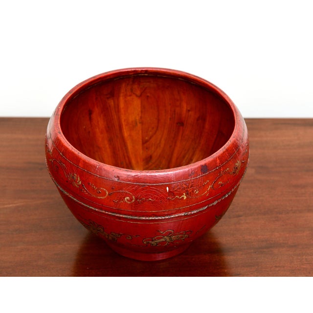 19th Century Small Antique Chinese Red Lacquered Covered Box For Sale - Image 5 of 9