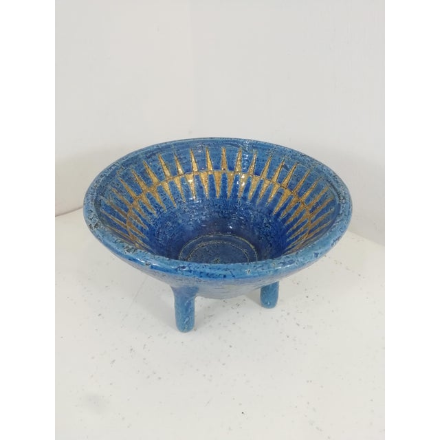Beautiful vase by Aldo Londi Botossi with a conical shape and a tripod support in Rimini blue and gold. Geometric...